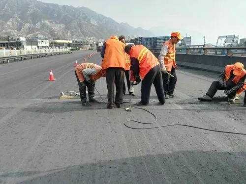 万柏林道路桥梁病害治理