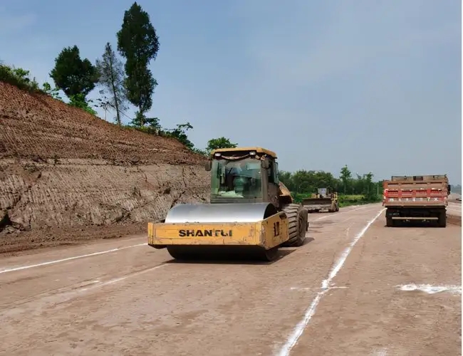 万柏林道路施工